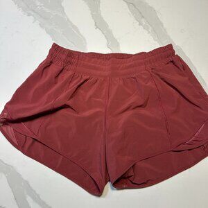 Lululemon Hotty Hot Low-Rise, Tall 2.5 Lined shorts, Maroon, Size 10